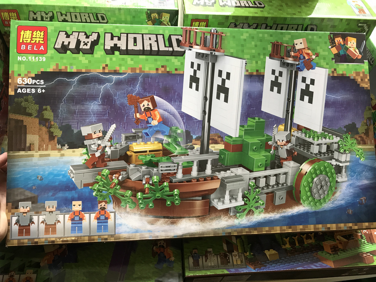 Конструктор Minecraft bela 11139 Майнкрафт Сражение на корабле, 630 деталей, 4 фигурки, 53 x 31 x 7 см, Разные цвета
Конструктор Minecraft bela 11139 Майнкрафт Сражение на корабле, 630 деталей, 4 фигурки, 53 x 31 x 7 см, Разные цвета