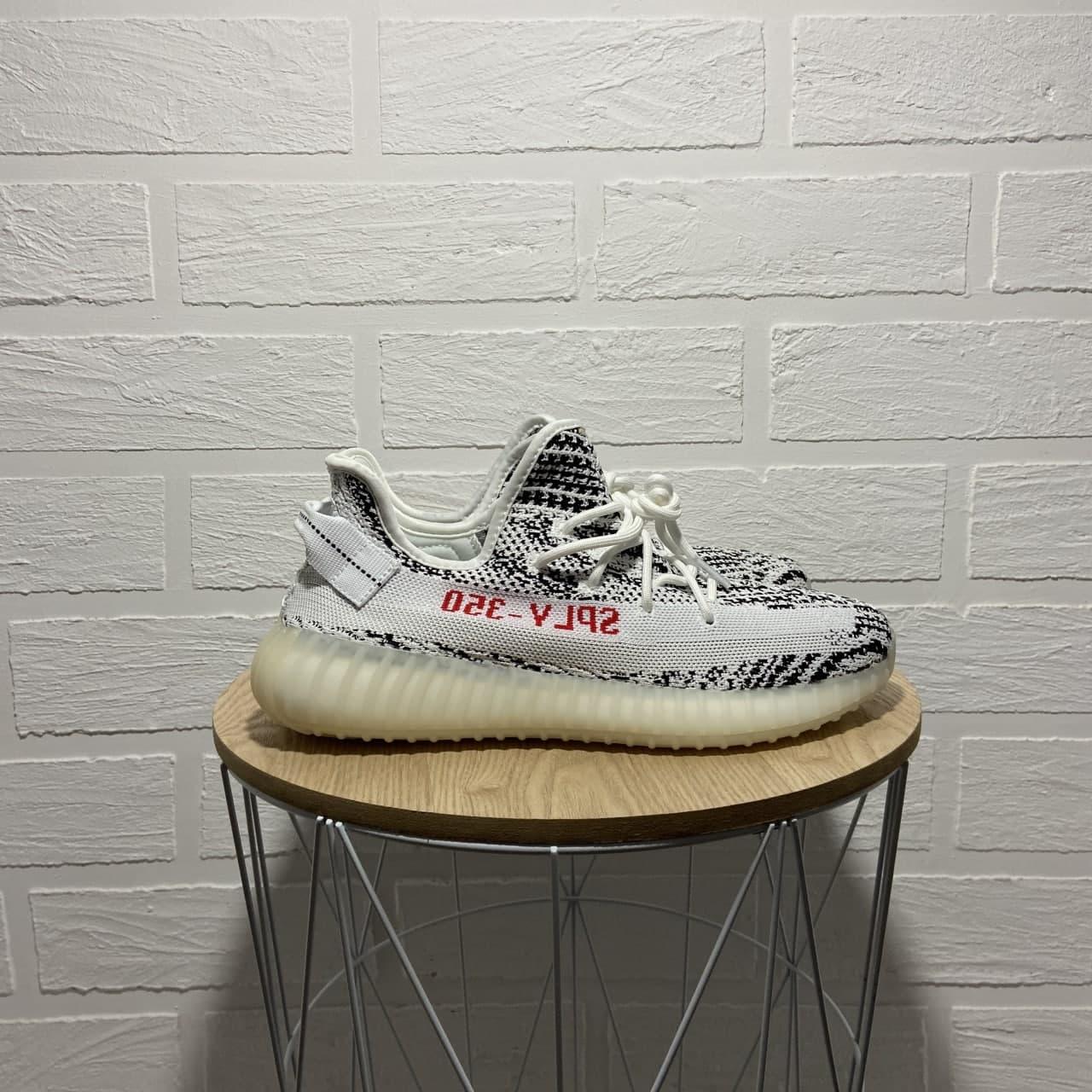 Мужские Кроссовки Adidas Yeezy Boost 350 V2 Zebra / Адидас Изи Буст 350 В2 Зебра 42, Черно-белый
Мужские Кроссовки Adidas Yeezy Boost 350 V2 Zebra / Адидас Изи Буст 350 В2 Зебра 42, Черно-белый