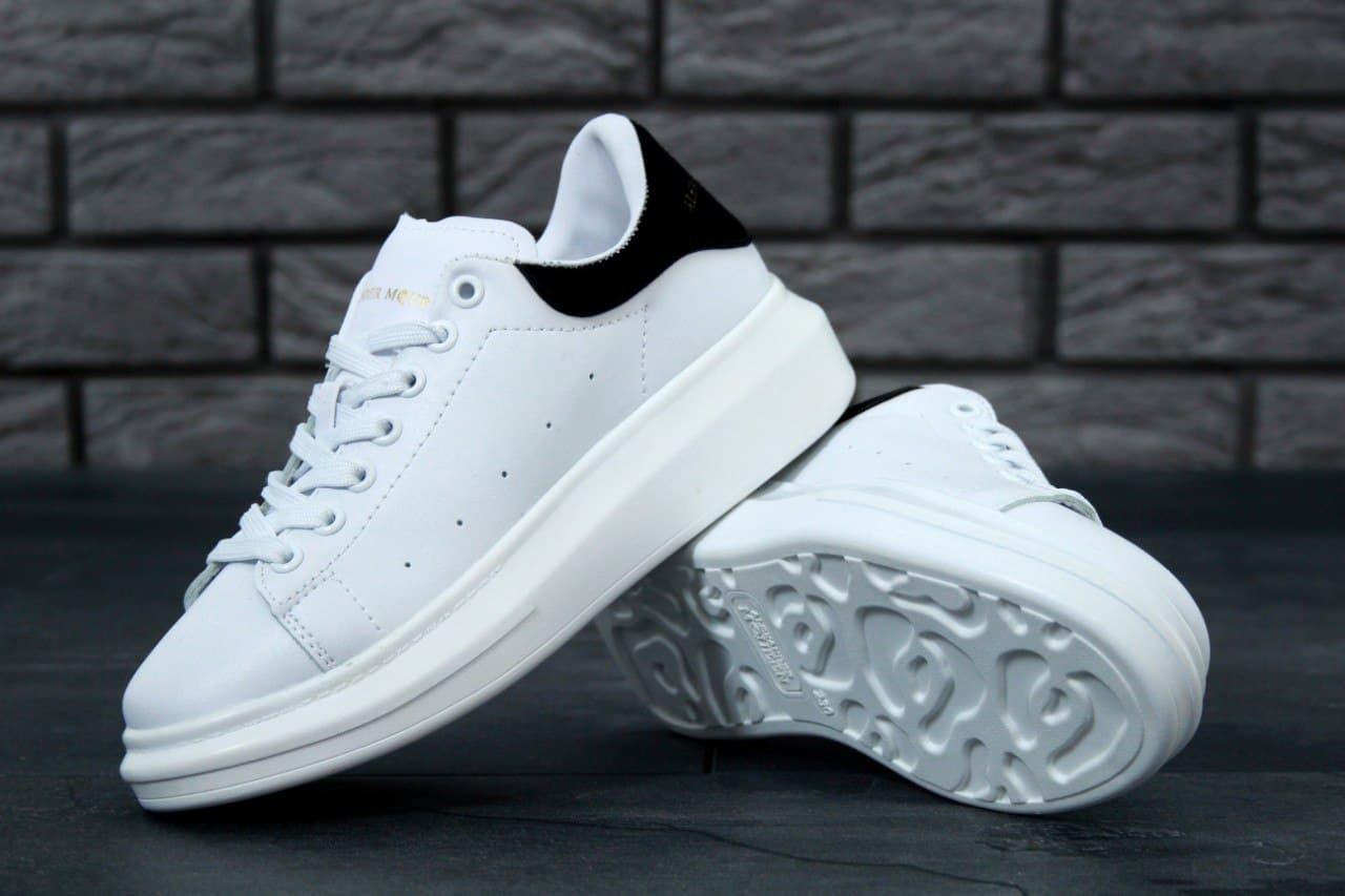 Мужские кроссовки Alexander McQueen Oversized Sneakers (белые) K11480 качественная удобная обувь, Белый
Мужские кроссовки Alexander McQueen Oversized Sneakers (белые) K11480 качественная удобная обувь, Белый