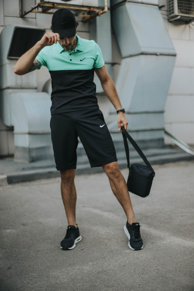 Костюм мужской Nike шорты, футболка бирюзово-черная +барсетка+кепка (Nike черное лого) в подарок XXL
Костюм мужской Nike шорты, футболка бирюзово-черная +барсетка+кепка (Nike черное лого) в подарок XXL