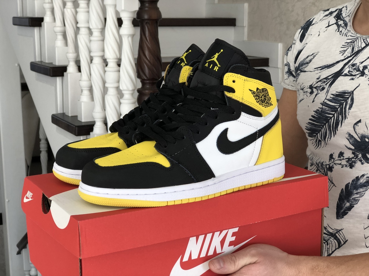 Nike Air Jordan мужские демисезонные белые кроссовки на шнурках. Весенние мужские кожаные высокие кроссы 43, Белый
Nike Air Jordan мужские демисезонные белые кроссовки на шнурках. Весенние мужские кожаные высокие кроссы 43, Белый