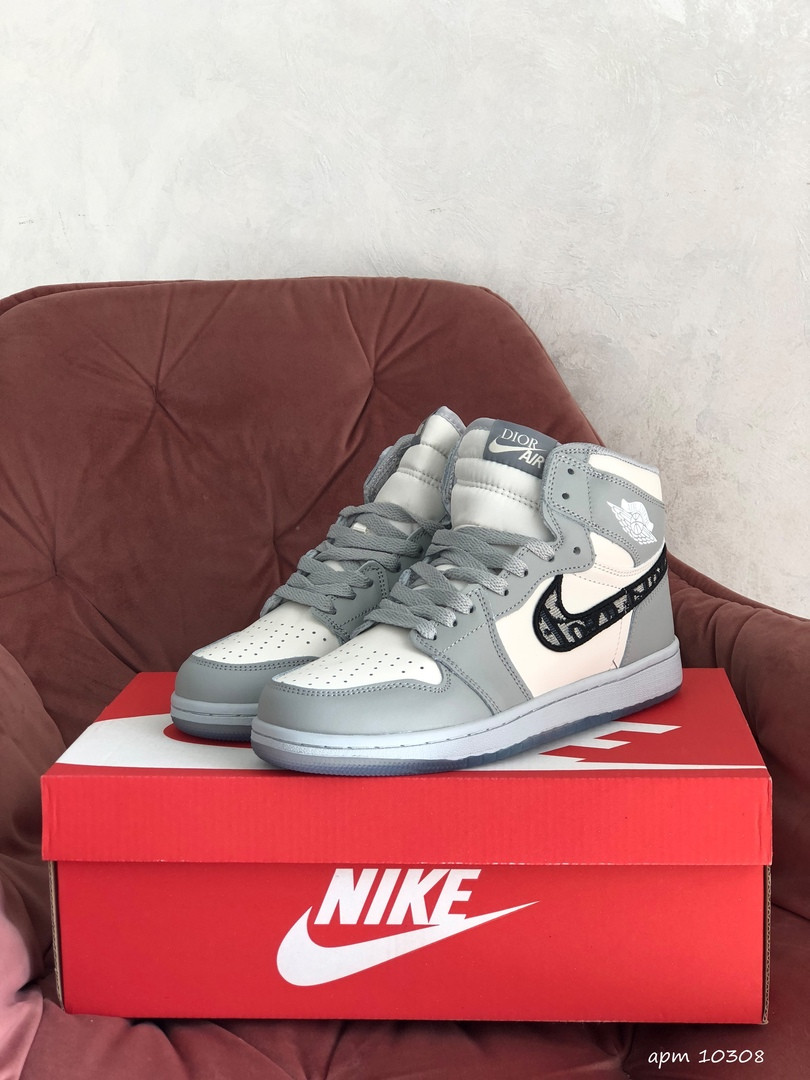 Nike Air Dior женские демисезонные серые кроссовки на шнурках. Весенние женские кожаные высокие кроссы 40, Серый
Nike Air Dior женские демисезонные серые кроссовки на шнурках. Весенние женские кожаные высокие кроссы 40, Серый