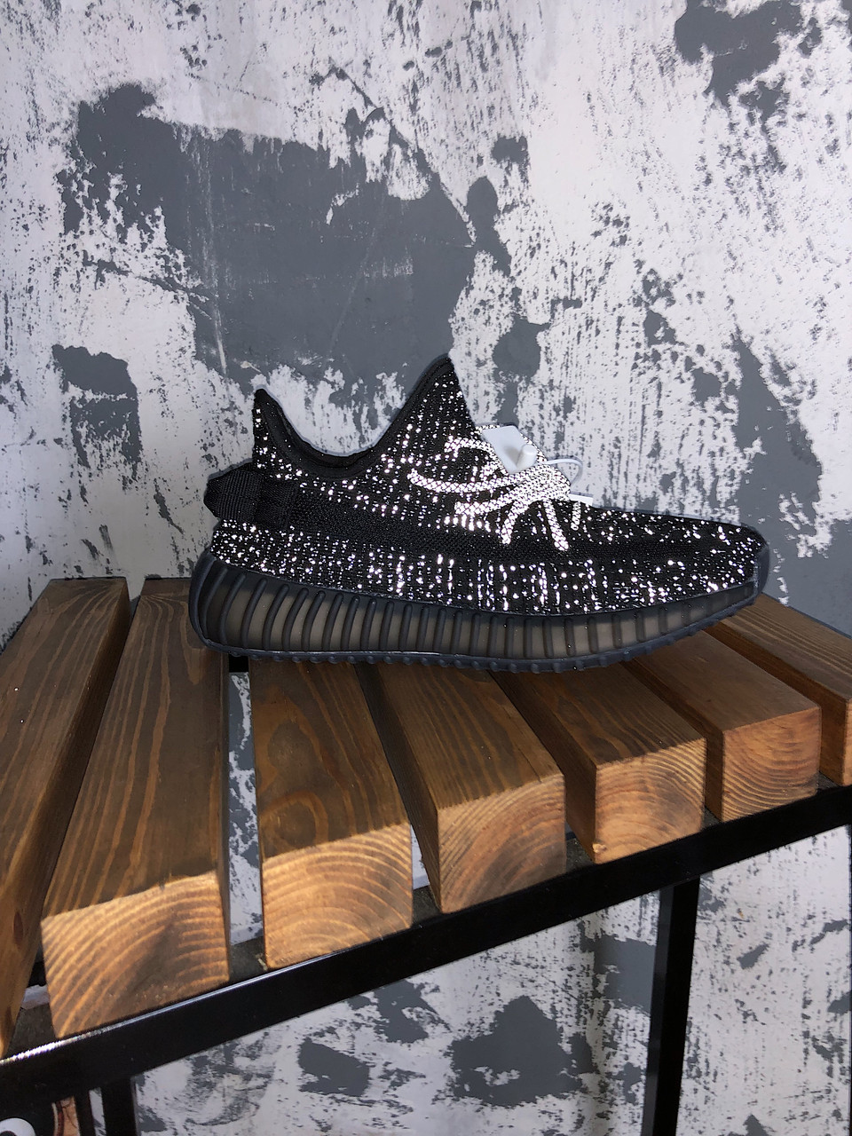 Женские кроссовки Adidas Yeezy Boost 350 v2 Black Static / Адидас Изи Буст 350 в2 Черные Рефлективные, Черный
Женские кроссовки Adidas Yeezy Boost 350 v2 Black Static / Адидас Изи Буст 350 в2 Черные Рефлективные, Черный