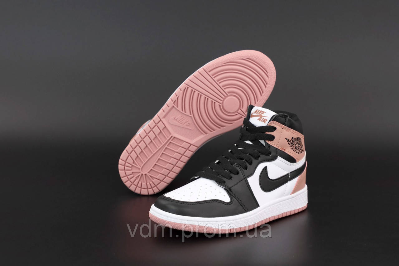 Кроссовки женские Air Jordan 1 Retro в стиле Аир Джордан , натуральная кожа код KD-12531. Белые с черным, Белый
Кроссовки женские Air Jordan 1 Retro в стиле Аир Джордан , натуральная кожа код KD-12531. Белые с черным, Белый