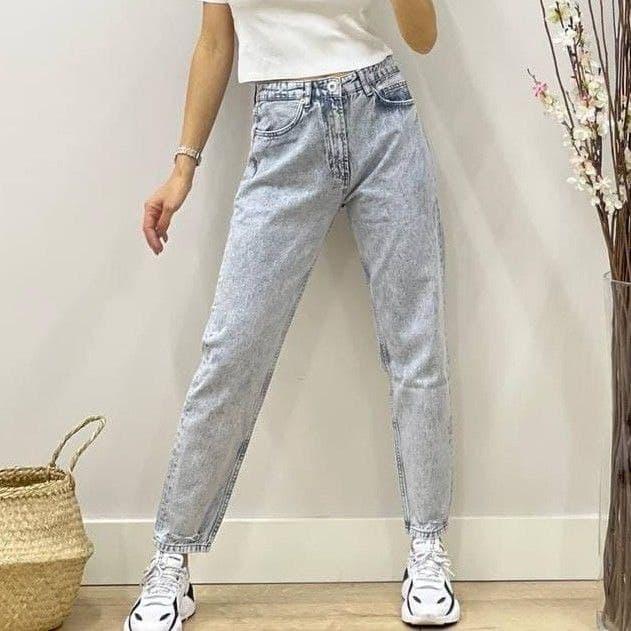 Женские молодежные джинсы мом свободные с высокой талией светло голубые | Mom Jeans модные прямые штаны
Женские молодежные джинсы мом свободные с высокой талией светло голубые | Mom Jeans модные прямые штаны