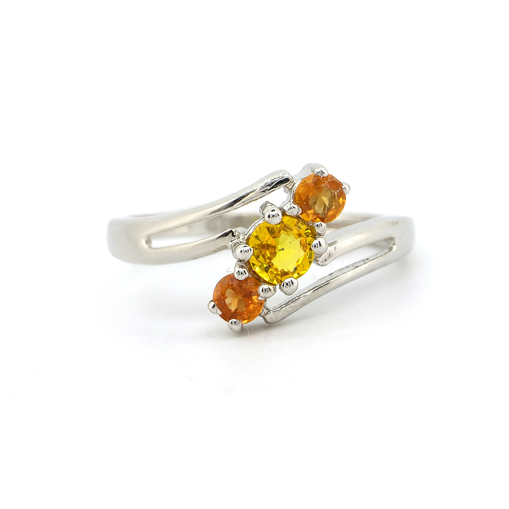 Серебряное кольцо 925 пробы 1,99 гр. с индийскими, шри-ланкийскими, мадагаскарскими сапфирами класса
Серебряное кольцо 925 пробы 1,99 гр. с индийскими, шри-ланкийскими, мадагаскарскими сапфирами класса