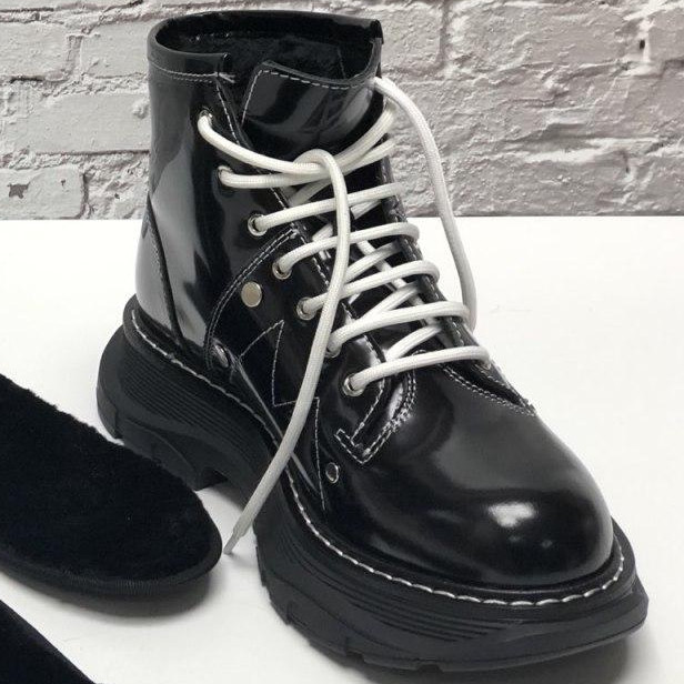 Женские зимние ботинки в стиле Alexander McQueen Boots, натуральная кожа, (с мехом), черный, Италия
Женские зимние ботинки в стиле Alexander McQueen Boots, натуральная кожа, (с мехом), черный, Италия