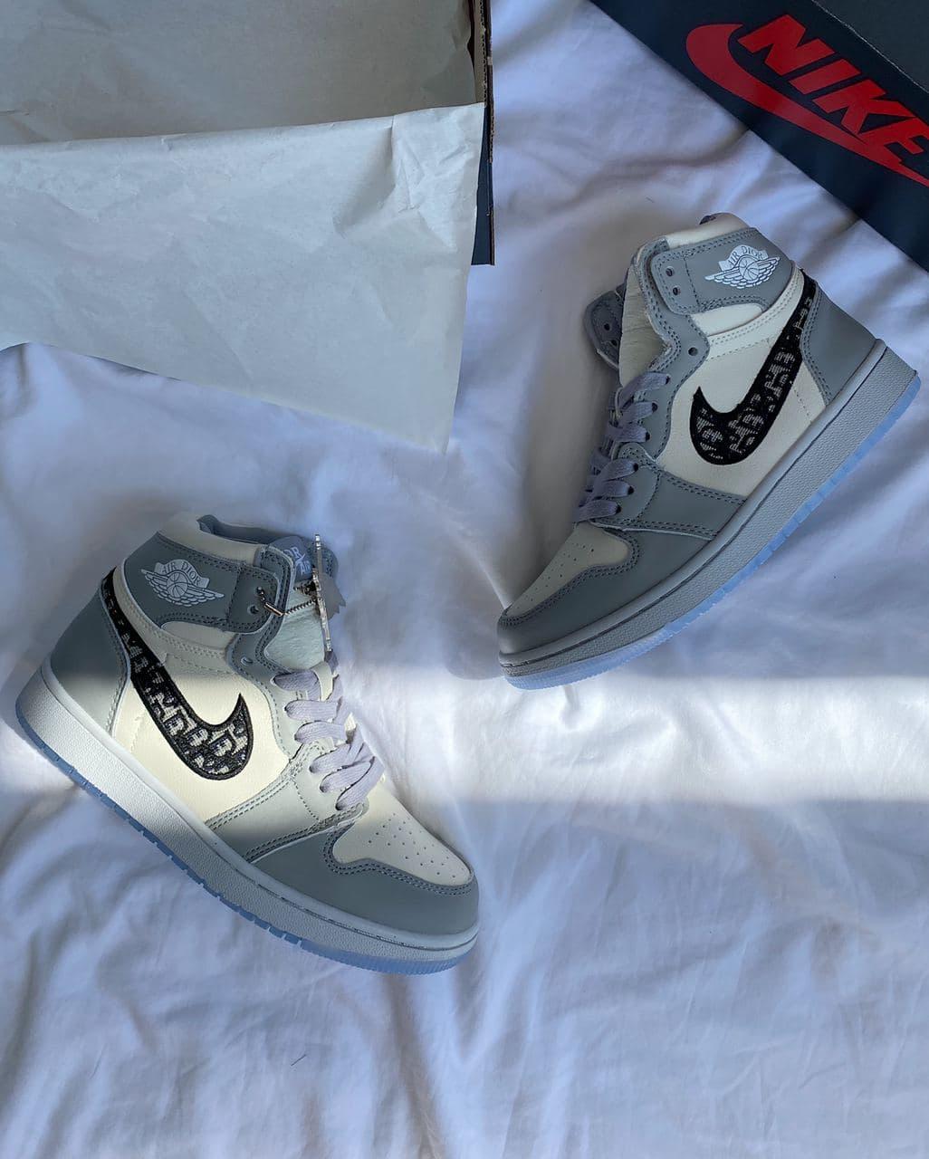 Мужские кроссовки Nike Air Jordan Retro 1 x Dior Grey White / Найк Аир Джордан Ретро 1 Диор Серые Белые 44, Серый
Мужские кроссовки Nike Air Jordan Retro 1 x Dior Grey White / Найк Аир Джордан Ретро 1 Диор Серые Белые 44, Серый