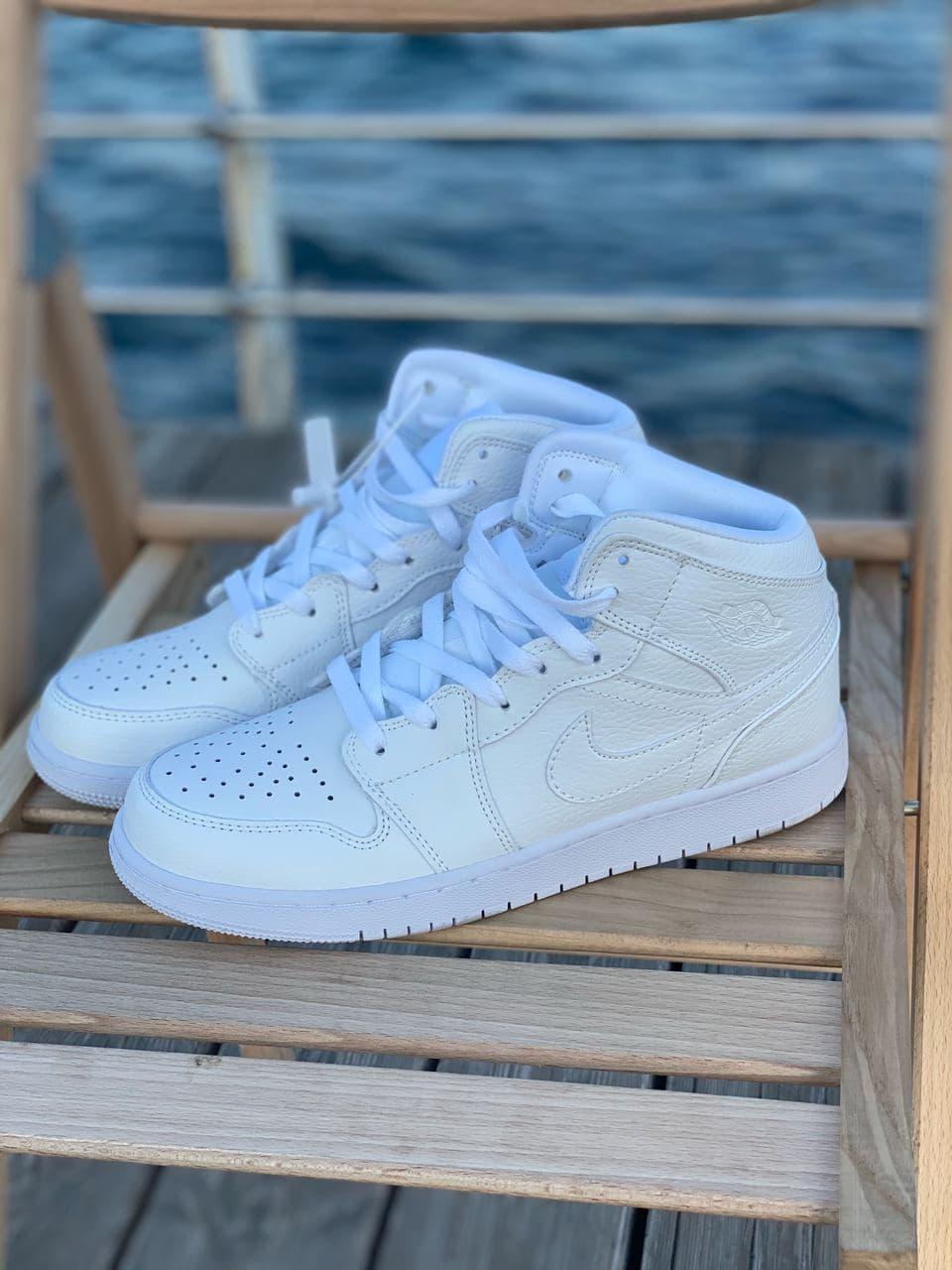 Мужские кроссовки Nike Air Jordan Retro 1 White / Найк Аир Джордан Ретро 1 Белые 44, Белый
Мужские кроссовки Nike Air Jordan Retro 1 White / Найк Аир Джордан Ретро 1 Белые 44, Белый
