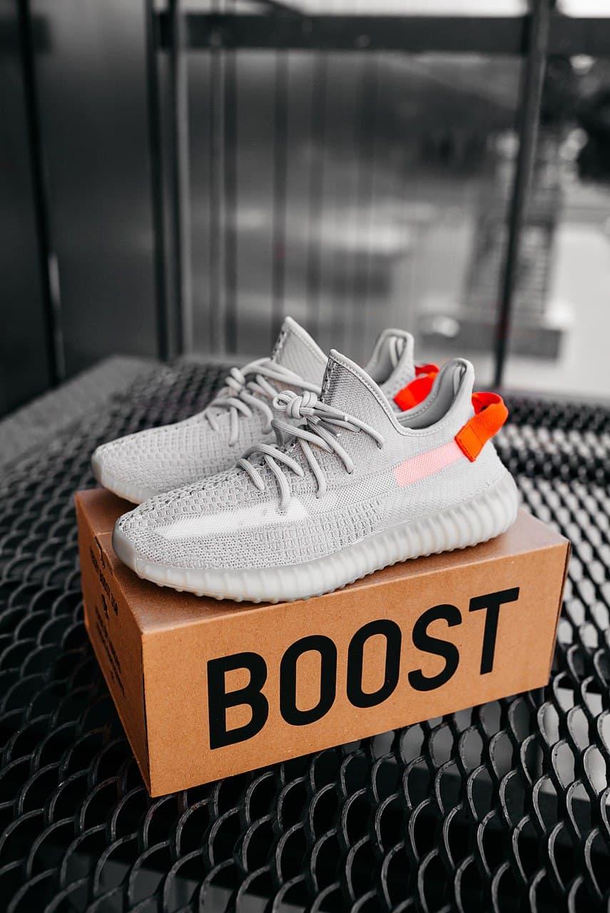Женские кроссовки Adidas Yeezy Boost 350 v2 Tail Light / Адидас Изи Буст 350 в2 Серые 37, Серый
Женские кроссовки Adidas Yeezy Boost 350 v2 Tail Light / Адидас Изи Буст 350 в2 Серые 37, Серый