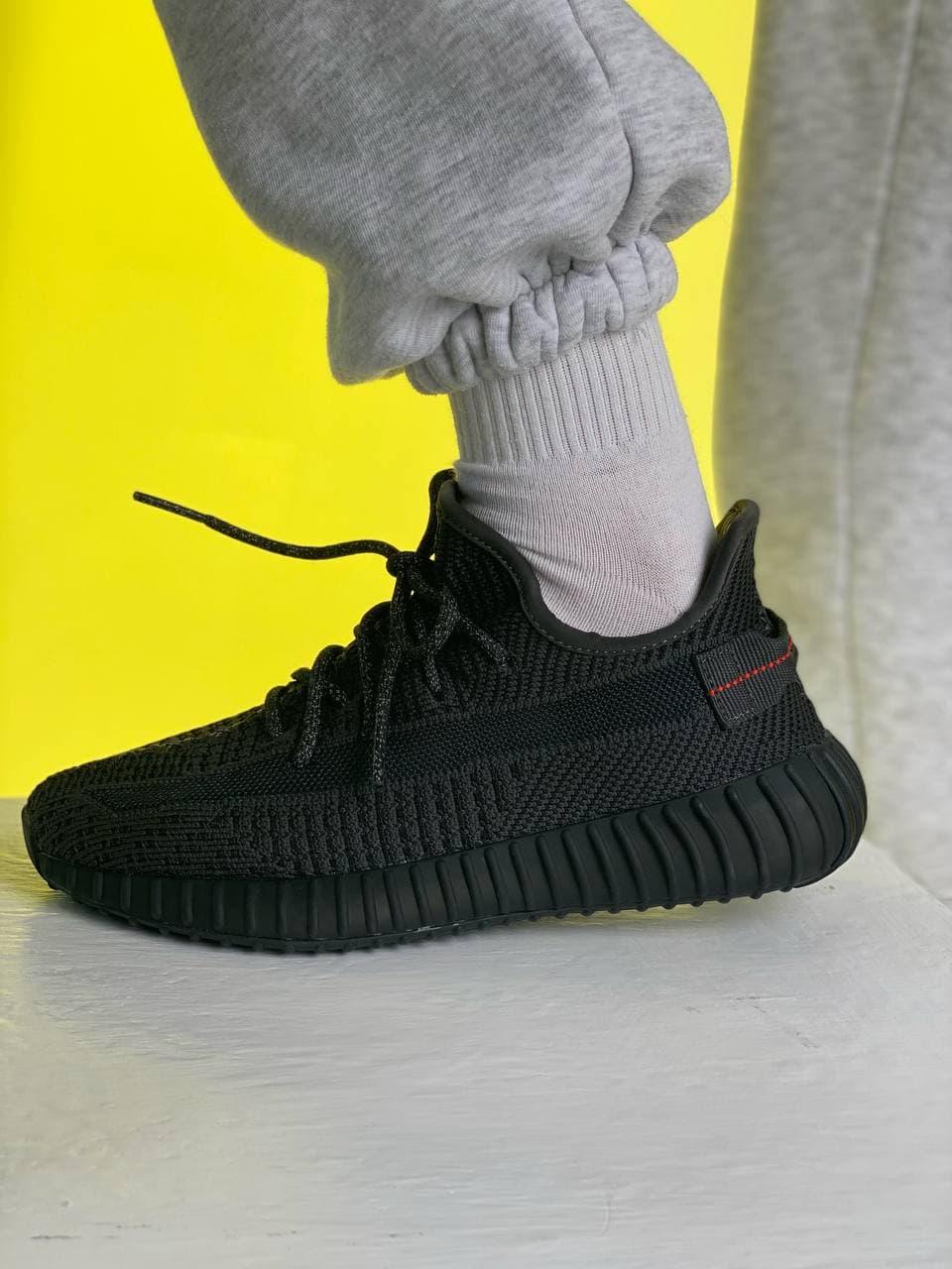Мужские кроссовки Adidas Yeezy Boost 350 v2 Black Reflective laces / Адидас Изи Буст 350 в2 Черные, Черный
Мужские кроссовки Adidas Yeezy Boost 350 v2 Black Reflective laces / Адидас Изи Буст 350 в2 Черные, Черный