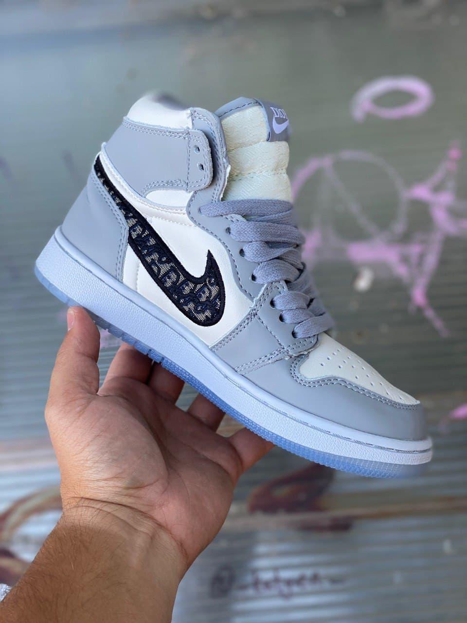Мужские кроссовки Nike Air Jordan Retro 1 x Dior Grey White / Найк Аир Джордан Ретро 1 Диор Серые Белые 41, Серый
Мужские кроссовки Nike Air Jordan Retro 1 x Dior Grey White / Найк Аир Джордан Ретро 1 Диор Серые Белые 41, Серый