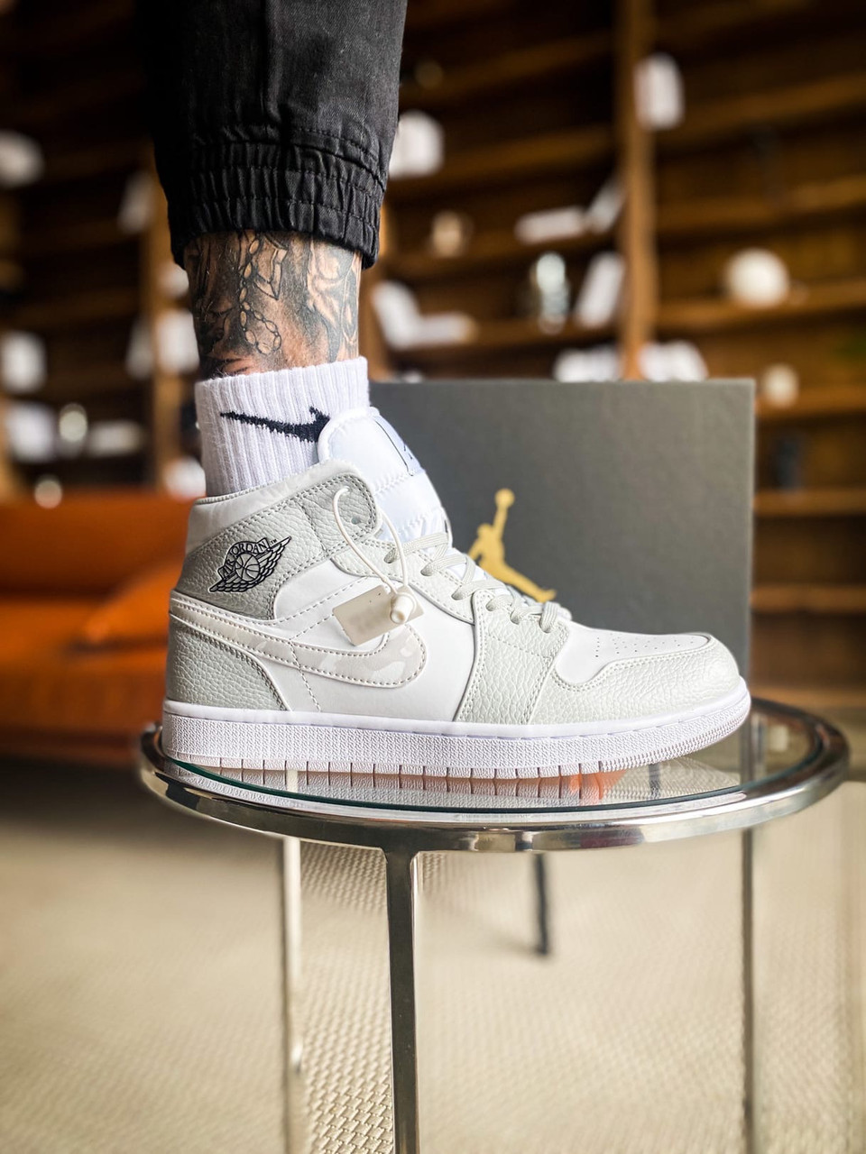 Кроссовки мужские Nike Air Jordan 1 Retro Mid Se Grey Camo, Найк Аир Джордан, натуральная кожа, код KS-2284 42, Серый
Кроссовки мужские Nike Air Jordan 1 Retro Mid Se Grey Camo, Найк Аир Джордан, натуральная кожа, код KS-2284 42, Серый