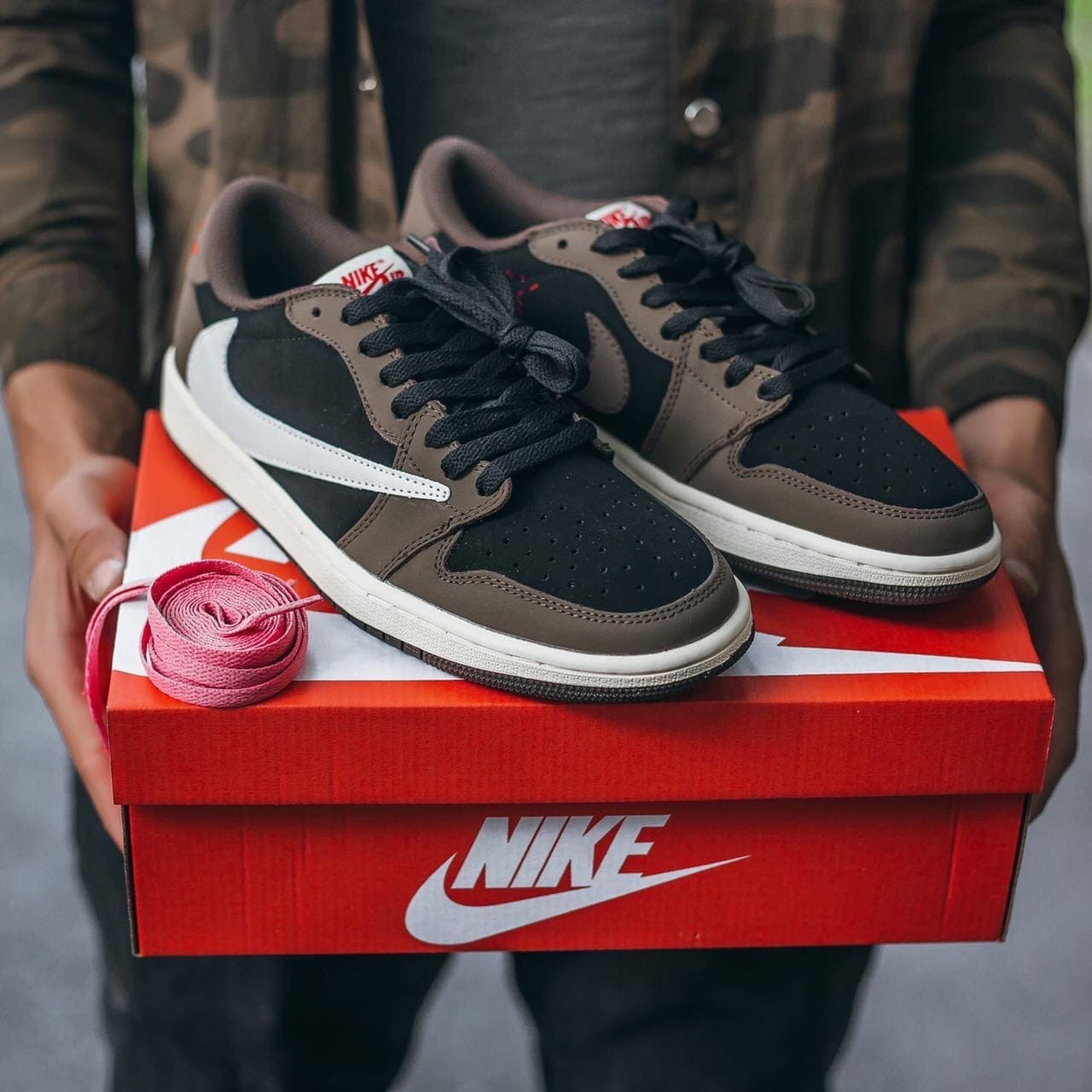 Кроссовки мужские Nike Air Jordan x Travis Scott хаки, Найк Джордан Ретро, натуральная кожа, замша, код IN-447 Да, 40
Кроссовки мужские Nike Air Jordan x Travis Scott хаки, Найк Джордан Ретро, натуральная кожа, замша, код IN-447 Да, 40
