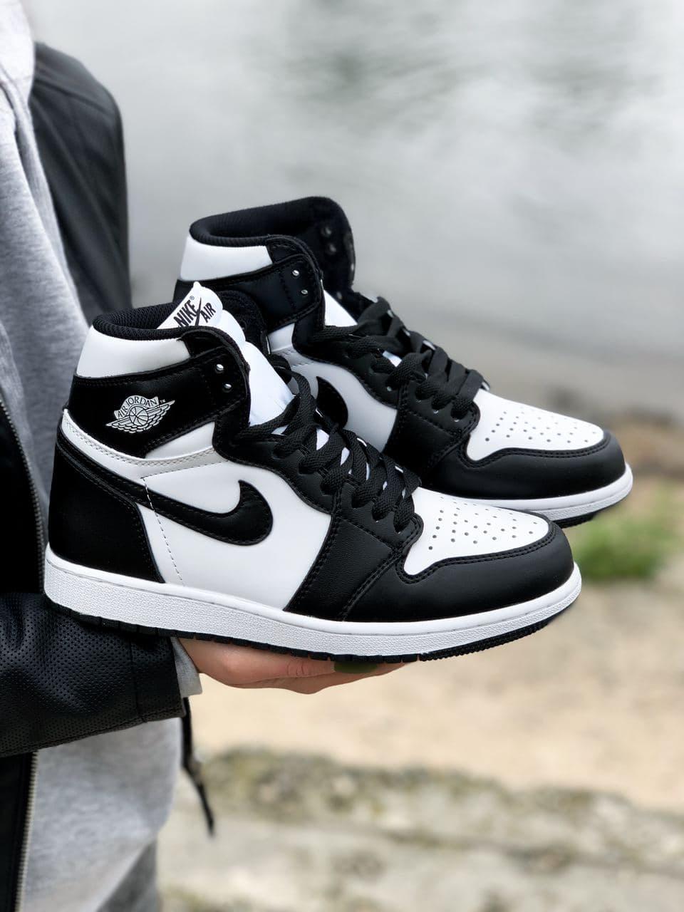 Мужские кроссовки Nike Air Jordan Retro 1 Black White / Найк Аир Джордан Ретро 1 Черные Белые, Черный
Мужские кроссовки Nike Air Jordan Retro 1 Black White / Найк Аир Джордан Ретро 1 Черные Белые, Черный