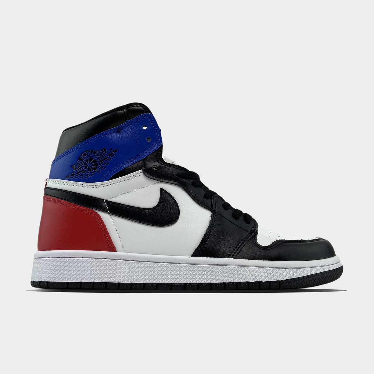 Кроссовки мужские Nike Air Jordan 1 OG SP White Blue Red (Белый). Мужские кроссовки Найк Аир Джордан.
Кроссовки мужские Nike Air Jordan 1 OG SP White Blue Red (Белый). Мужские кроссовки Найк Аир Джордан.