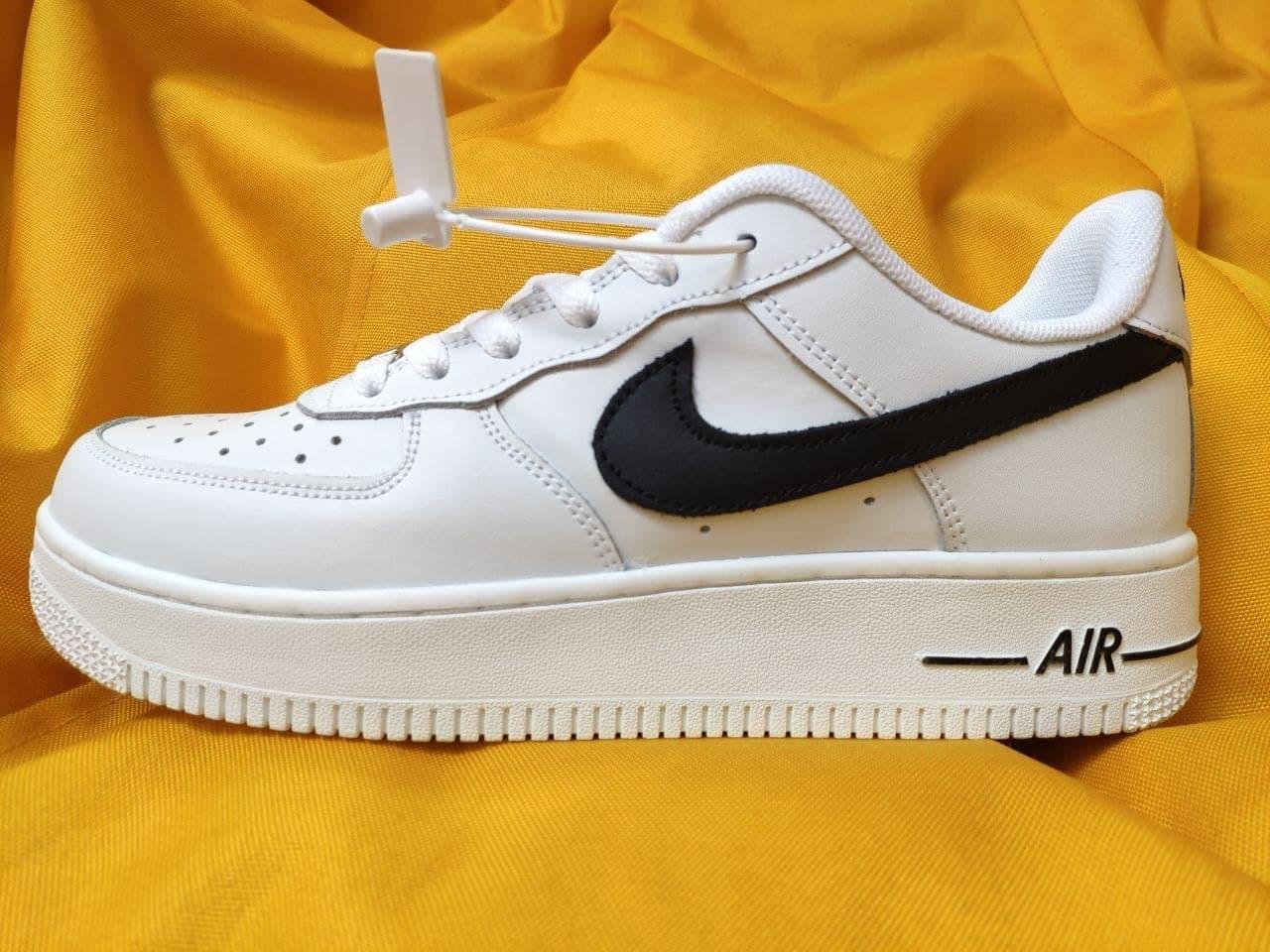 Женские кроссовки Nike Air Force Low (белые с черным) D112 крутая кожаная обувь, Белый
Женские кроссовки Nike Air Force Low (белые с черным) D112 крутая кожаная обувь, Белый