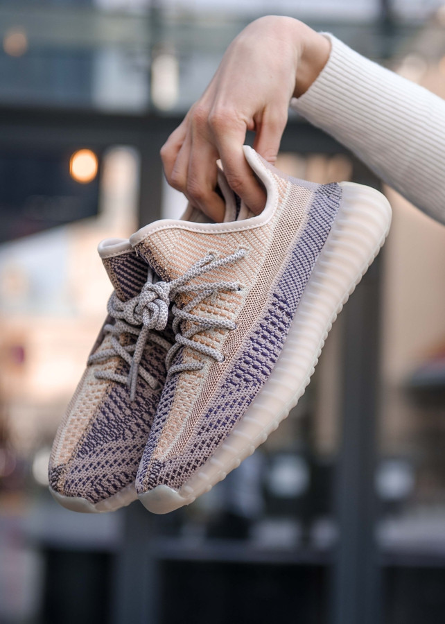 Кроссовки | кеды | обувь | тапки Adidas Yeezy 350 V2 Ash Pearl (Шнурки рефлективные) 44 (28.0см.)
Кроссовки | кеды | обувь | тапки Adidas Yeezy 350 V2 Ash Pearl (Шнурки рефлективные) 44 (28.0см.)