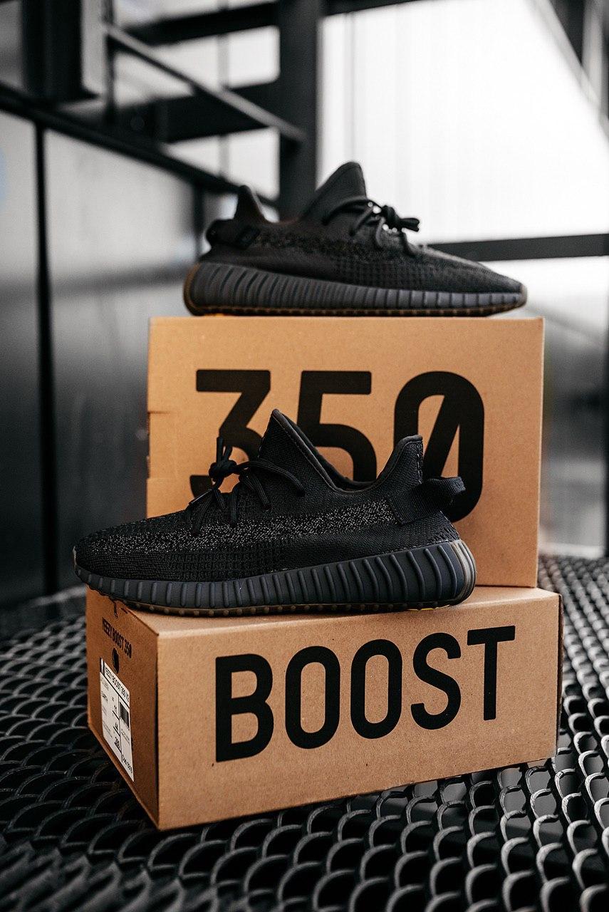 Женские кроссовки Adidas Yeezy Boost 350 v2 Cinder Reflective / Адидас Изи Буст 350 в2 Киндер Рефлектив, Черный
Женские кроссовки Adidas Yeezy Boost 350 v2 Cinder Reflective / Адидас Изи Буст 350 в2 Киндер Рефлектив, Черный