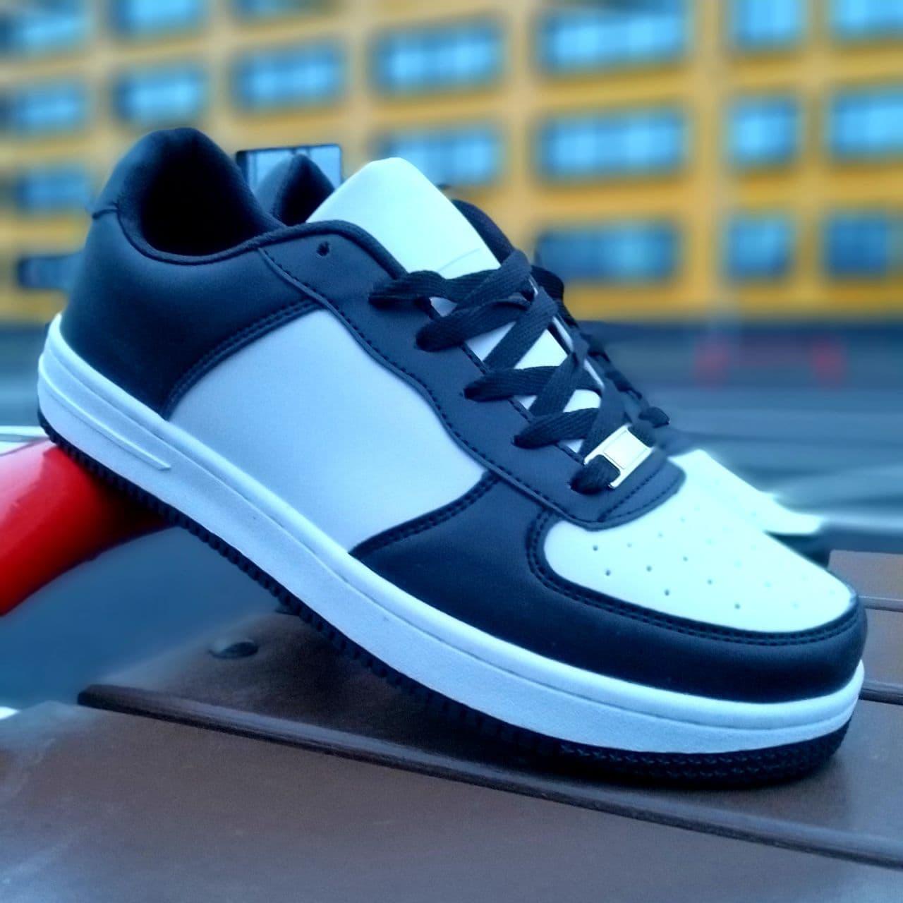 Мужские весенние кроссовки черно-белые в стиле найк Nike Air Force 46-29,5см, Черный
Мужские весенние кроссовки черно-белые в стиле найк Nike Air Force 46-29,5см, Черный