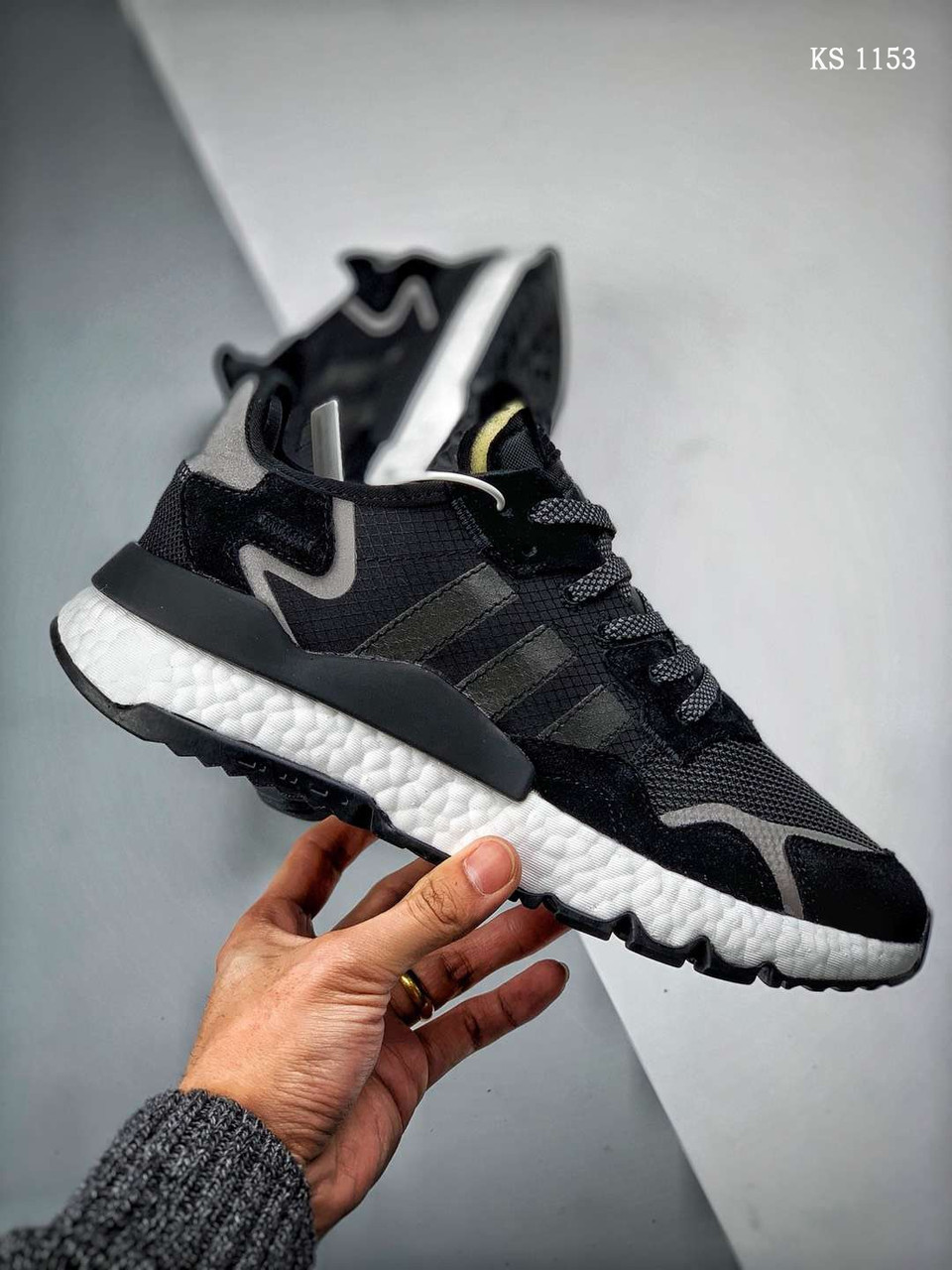 Мужские кроссовки в стиле Adidas Адидас Nite Jogger, черные с белым 44 (28 см), Черный
Мужские кроссовки в стиле Adidas Адидас Nite Jogger, черные с белым 44 (28 см), Черный
