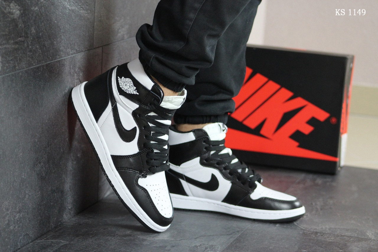 Мужские кроссовки Nike Найк Air Jordan 1 Retro High OG, кожа, черные с белым 44 (28 см), Разные цвета
Мужские кроссовки Nike Найк Air Jordan 1 Retro High OG, кожа, черные с белым 44 (28 см), Разные цвета