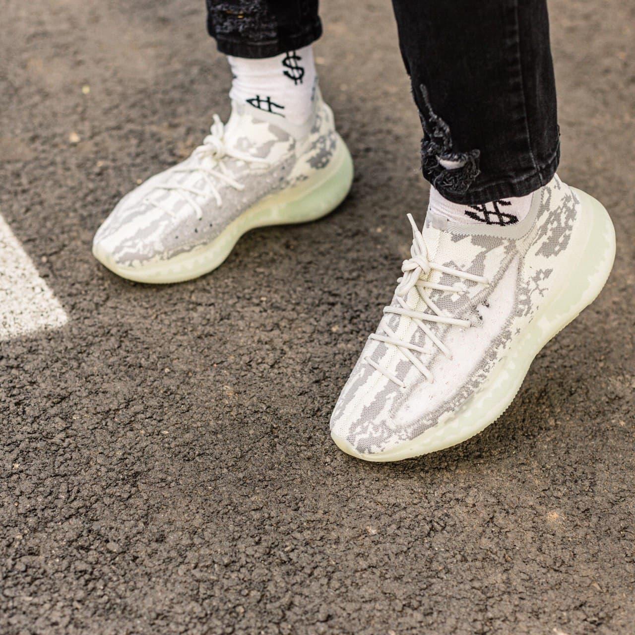 Мужские кроссовки Adidas Yeezy Boost 380 Alien White Grey / Адидас Изи Буст 380 Алиен Белые Серые
Мужские кроссовки Adidas Yeezy Boost 380 Alien White Grey / Адидас Изи Буст 380 Алиен Белые Серые