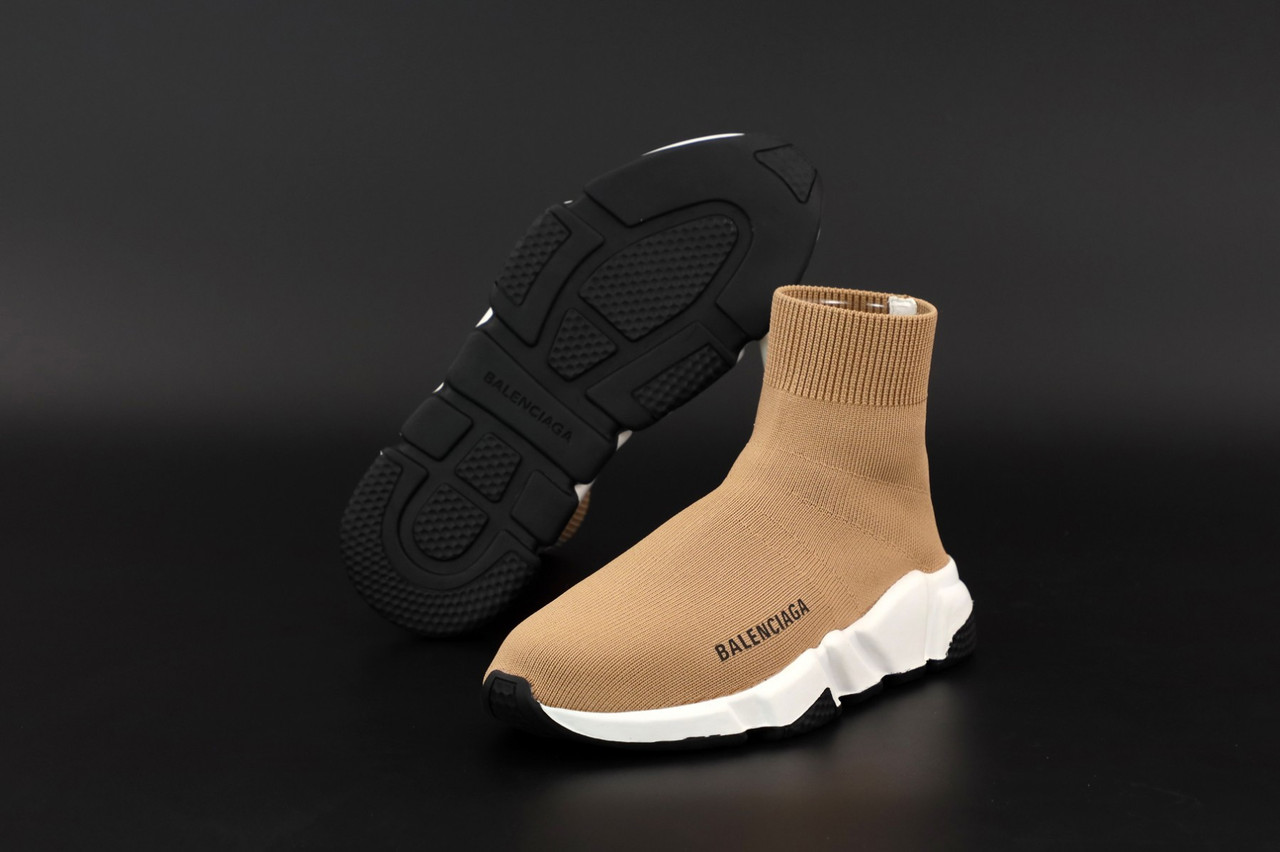 Кроссовки женские Balenciaga Speed Trainer песочные, Баленсиага, текстильные, код KD-12553 Да, 37, Песочный
Кроссовки женские Balenciaga Speed Trainer песочные, Баленсиага, текстильные, код KD-12553 Да, 37, Песочный