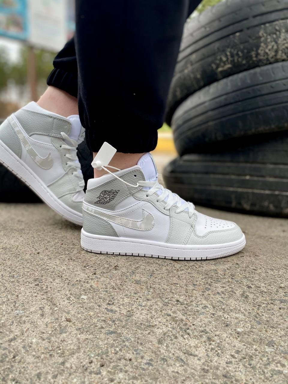 Nike Air Jordan Grey Camo кроссовки женские. Кроссы женские Найк Аир Джордан 1 светлые.
Nike Air Jordan Grey Camo кроссовки женские. Кроссы женские Найк Аир Джордан 1 светлые.