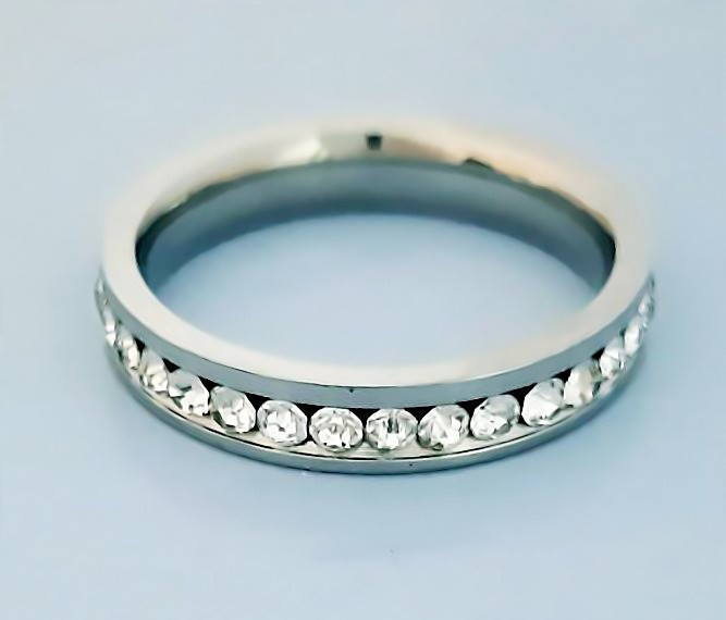 Кольцо Stainless Steel / сталь.Цвет:серебряный.Камни: циркон. Есть 16р.17р. 18р. 19р. 20р.Ширина кольца: 4 мм.
Кольцо Stainless Steel / сталь.Цвет:серебряный.Камни: циркон. Есть 16р.17р. 18р. 19р. 20р.Ширина кольца: 4 мм.