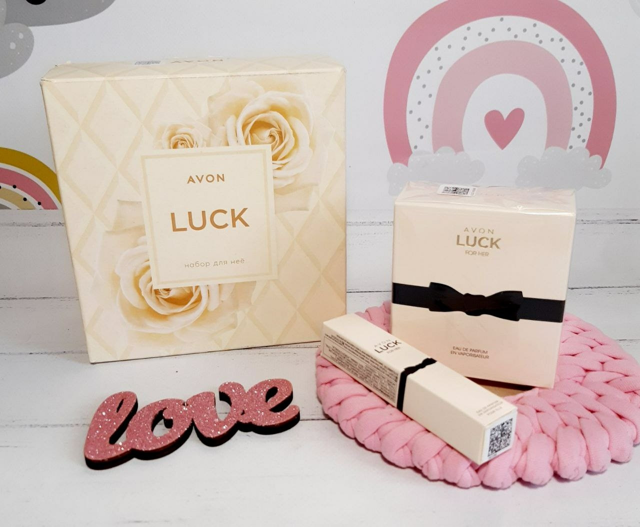 Avon luck шикарный подарочный набор духи парфюм парфюмированная вода для девушки женщины
Avon luck шикарный подарочный набор духи парфюм парфюмированная вода для девушки женщины