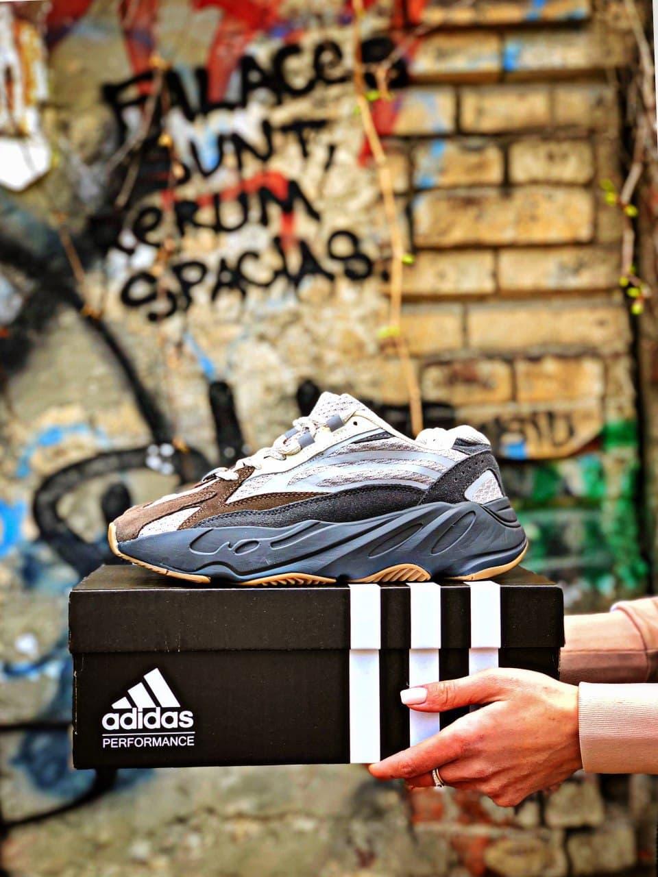 Женские кроссовки Adidas Yeezy Boost 700 V2 Brown Grey / Адидас Изи Буст 700 В2 Коричневые Серые 37, Серый
Женские кроссовки Adidas Yeezy Boost 700 V2 Brown Grey / Адидас Изи Буст 700 В2 Коричневые Серые 37, Серый