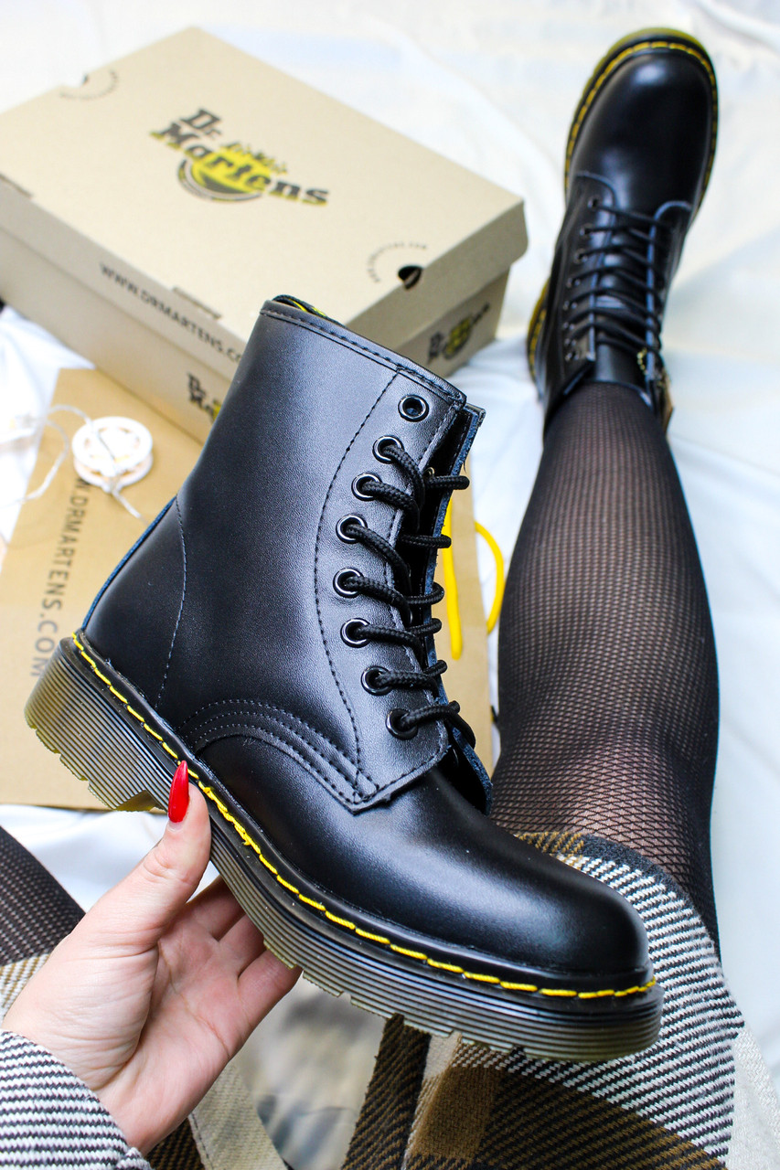 Женские ботинки черные милитари армейские кожаные брендовые Dr.Martens 1460 Black (черные) Logo, Черный
Женские ботинки черные милитари армейские кожаные брендовые Dr.Martens 1460 Black (черные) Logo, Черный