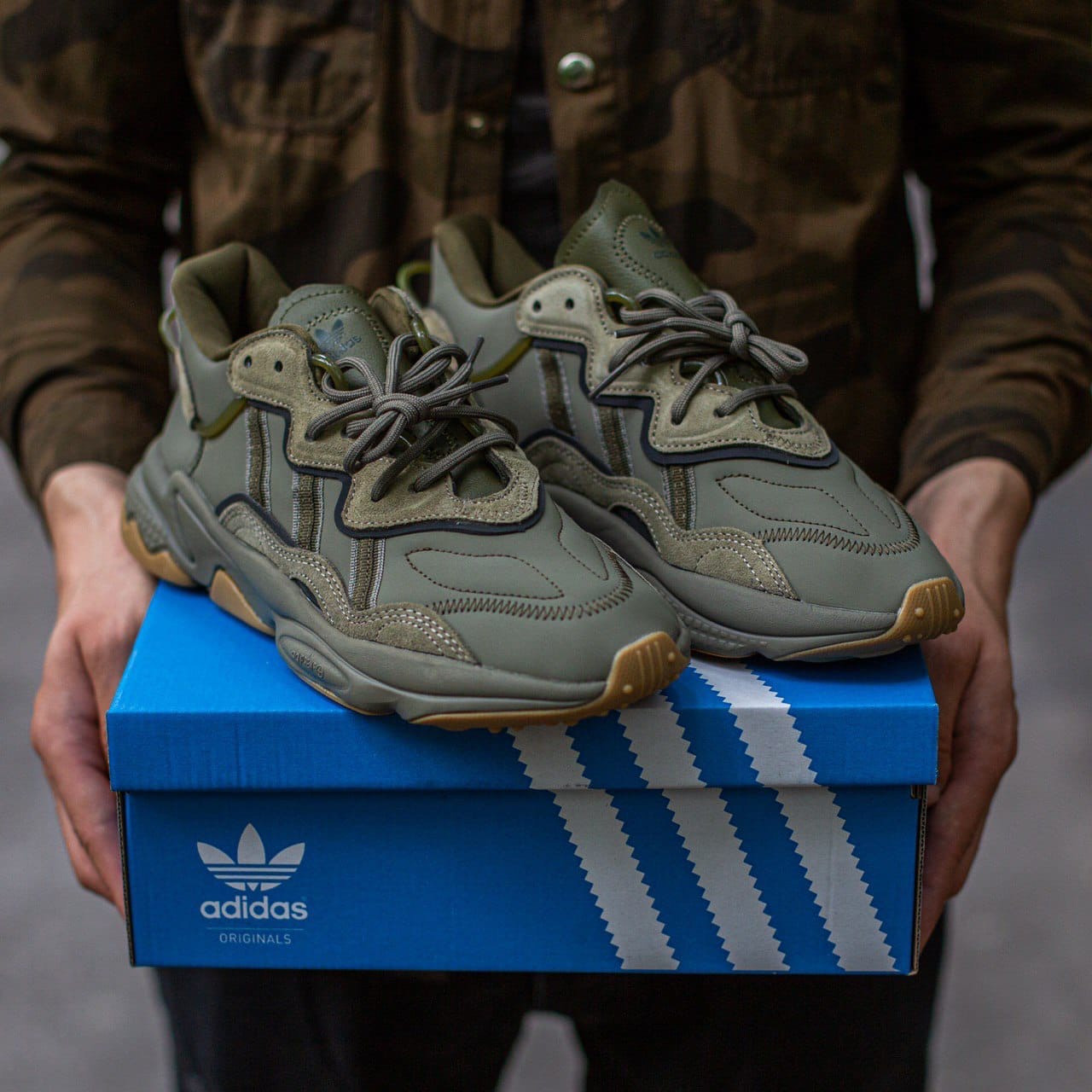 Kроссовки женские Adidas Ozweego хаки, Адидас Озвиго, натуральная кожа, код IN-511 40
Kроссовки женские Adidas Ozweego хаки, Адидас Озвиго, натуральная кожа, код IN-511 40