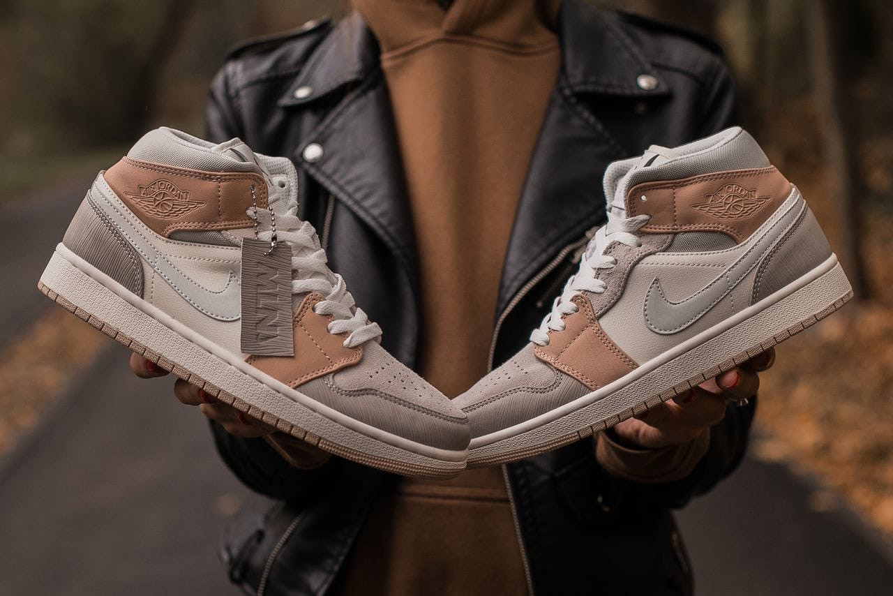 Кроссовки женские Nike Air Jordan 1 Retro Grey/Rose, Найк Джордан, натуральная кожа, Код IN-669, Серый
Кроссовки женские Nike Air Jordan 1 Retro Grey/Rose, Найк Джордан, натуральная кожа, Код IN-669, Серый