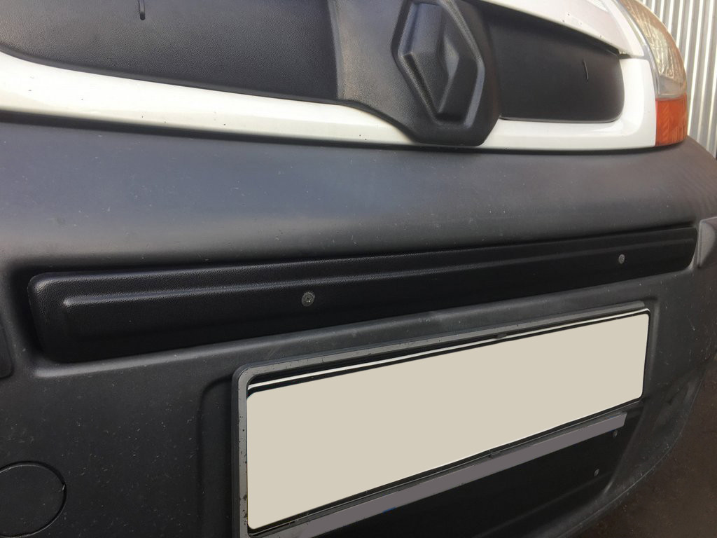 Opel Vivaro 2001-2015 гг. Зимняя средняя накладка (сверху номера) Матовая, 2001-2007
Opel Vivaro 2001-2015 гг. Зимняя средняя накладка (сверху номера) Матовая, 2001-2007