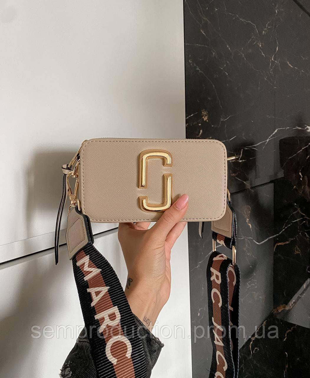 Женская мини сумочка Marc Jacobs Snapshot Beige MINI Марк Джейкобс Бежевая, Бежевый
Женская мини сумочка Marc Jacobs Snapshot Beige MINI Марк Джейкобс Бежевая, Бежевый