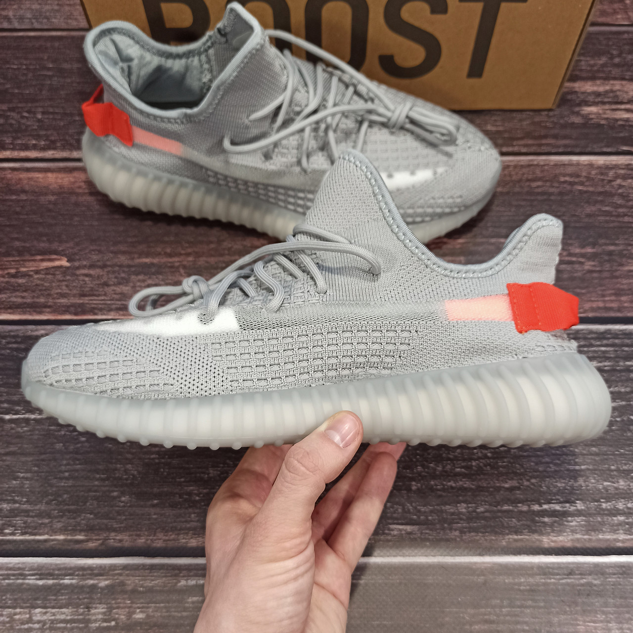 Adidas Yeezy Boost 350 V2 Clay серые с оранжевым мужские кроссовки Адидас Изи Буст, Серый
Adidas Yeezy Boost 350 V2 Clay серые с оранжевым мужские кроссовки Адидас Изи Буст, Серый