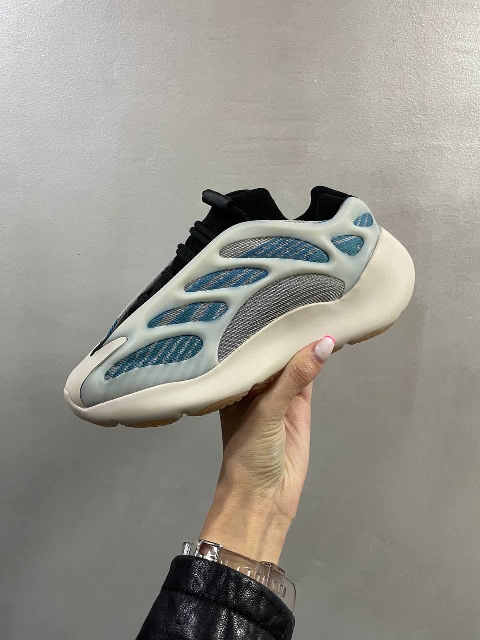 Женские кроссовки Adidas Yeezy Boost 700 v3 Kyanite Blue / Адидас Изи Буст 700 в3 Голубые 38, Голубой
Женские кроссовки Adidas Yeezy Boost 700 v3 Kyanite Blue / Адидас Изи Буст 700 в3 Голубые 38, Голубой