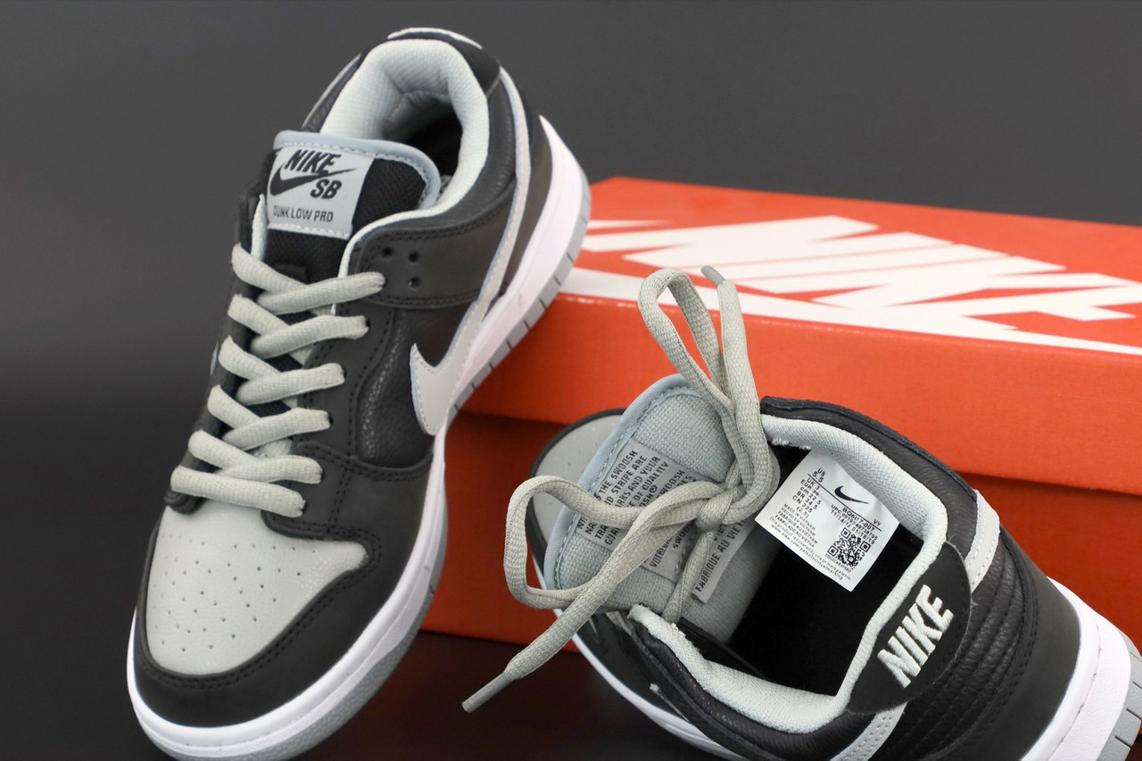 Мужские и женские кроссовки Nike SB Dunk Low черные с серым и белым. Кроссы унисекс Найк СБ Данк Лоу в черном, Черный
Мужские и женские кроссовки Nike SB Dunk Low черные с серым и белым. Кроссы унисекс Найк СБ Данк Лоу в черном, Черный