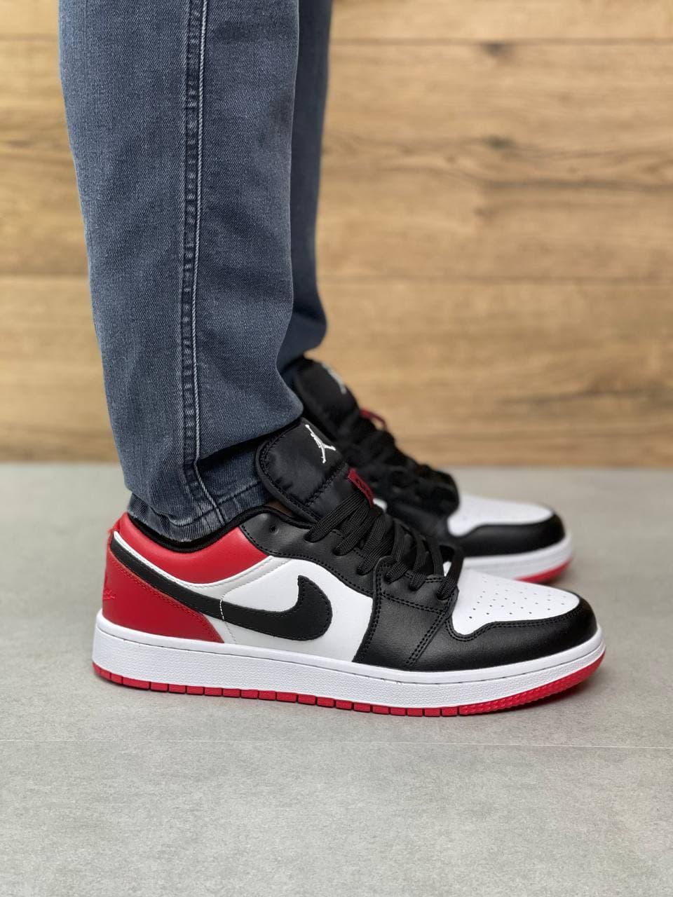 Мужские кроссовки Nike Air Jordan 1 Low Black/Red (Черно белые с красным), Черно-белый
Мужские кроссовки Nike Air Jordan 1 Low Black/Red (Черно белые с красным), Черно-белый
