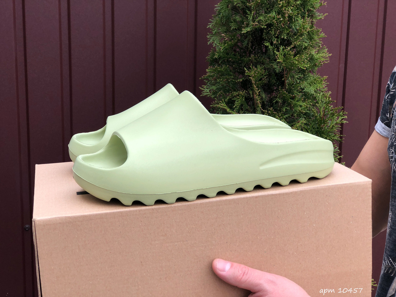 Шлепанцы мужские Adidas Yeesy Slide оливковые, Адидас Изи Слайд, код SD-10457 43, Оливковый
Шлепанцы мужские Adidas Yeesy Slide оливковые, Адидас Изи Слайд, код SD-10457 43, Оливковый
