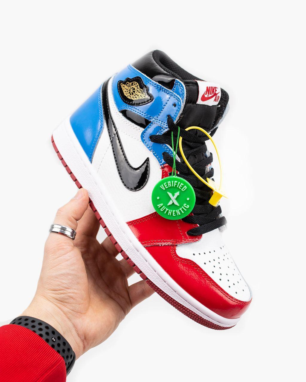 Женские кроссовки Air Jordan 1 Retro High Fearless UNC Chicago Blue Red CK5666-100 41, Разные цвета
Женские кроссовки Air Jordan 1 Retro High Fearless UNC Chicago Blue Red CK5666-100 41, Разные цвета