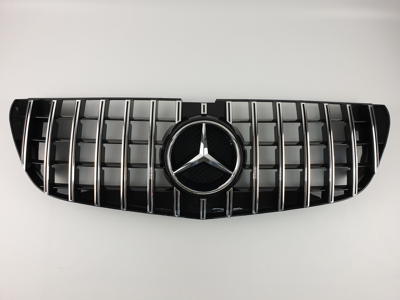 Решетка радиатора Mercedes Vito-Class W447 2014-2019год GT Chrome Black, Черный
Решетка радиатора Mercedes Vito-Class W447 2014-2019год GT Chrome Black, Черный