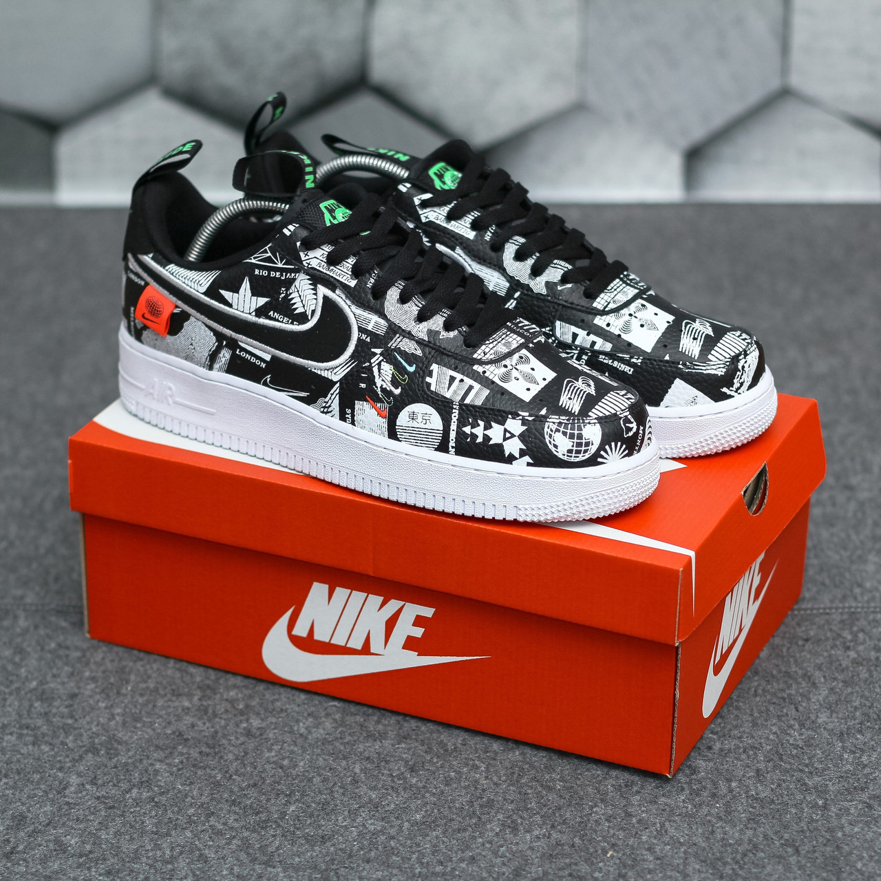 Кроссовки Nike Air Force мужские чёрные с рисунком, демисезонные 43, Чёрный с рисунком
Кроссовки Nike Air Force мужские чёрные с рисунком, демисезонные 43, Чёрный с рисунком