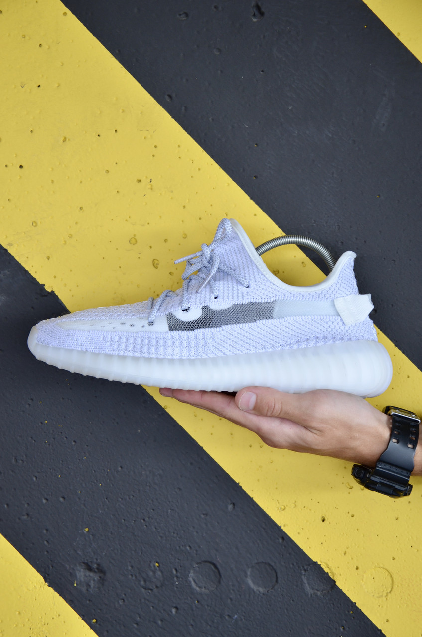 Мужские рефлективные кроссовки Adidas Yeezy Boost 350 v2 Static Full Reflective, Серый
Мужские рефлективные кроссовки Adidas Yeezy Boost 350 v2 Static Full Reflective, Серый
