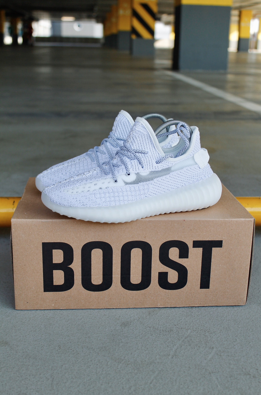 Женские рефлективные кроссовки Adidas Yeezy Boost 350 v2 Static Full Reflective, Серый
Женские рефлективные кроссовки Adidas Yeezy Boost 350 v2 Static Full Reflective, Серый