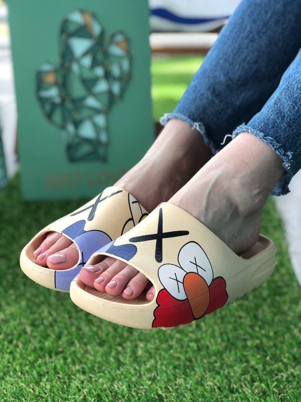 Сланцы / сланцы повседневные / шлепки летние пляжные/YEEZY SLIDE шлепацы адидас изи
Сланцы / сланцы повседневные / шлепки летние пляжные/YEEZY SLIDE шлепацы адидас изи
