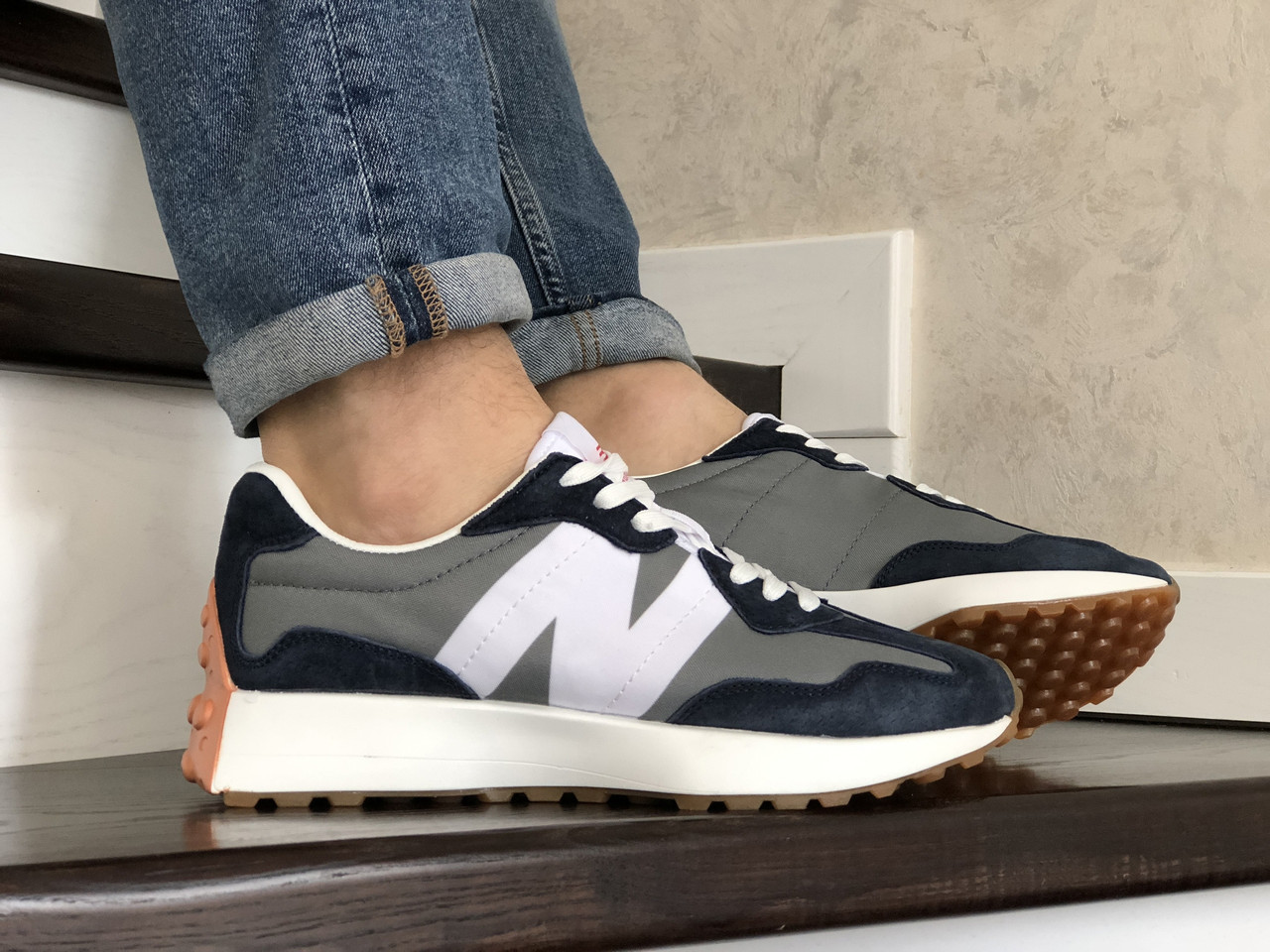 Мужские кроссовки в стиле New Balance Нью Беланс 327, серые с синим. 43 (27,2 см), Серый
Мужские кроссовки в стиле New Balance Нью Беланс 327, серые с синим. 43 (27,2 см), Серый