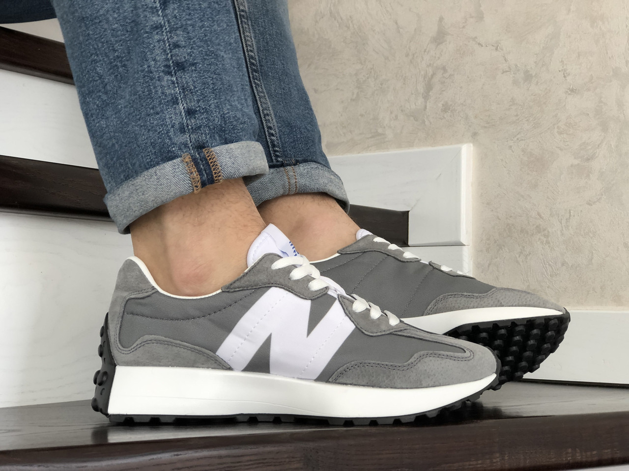 Мужские кроссовки в стиле New Balance Нью Беланс 327, серые с белым. 46 (28,9 см), Серый
Мужские кроссовки в стиле New Balance Нью Беланс 327, серые с белым. 46 (28,9 см), Серый